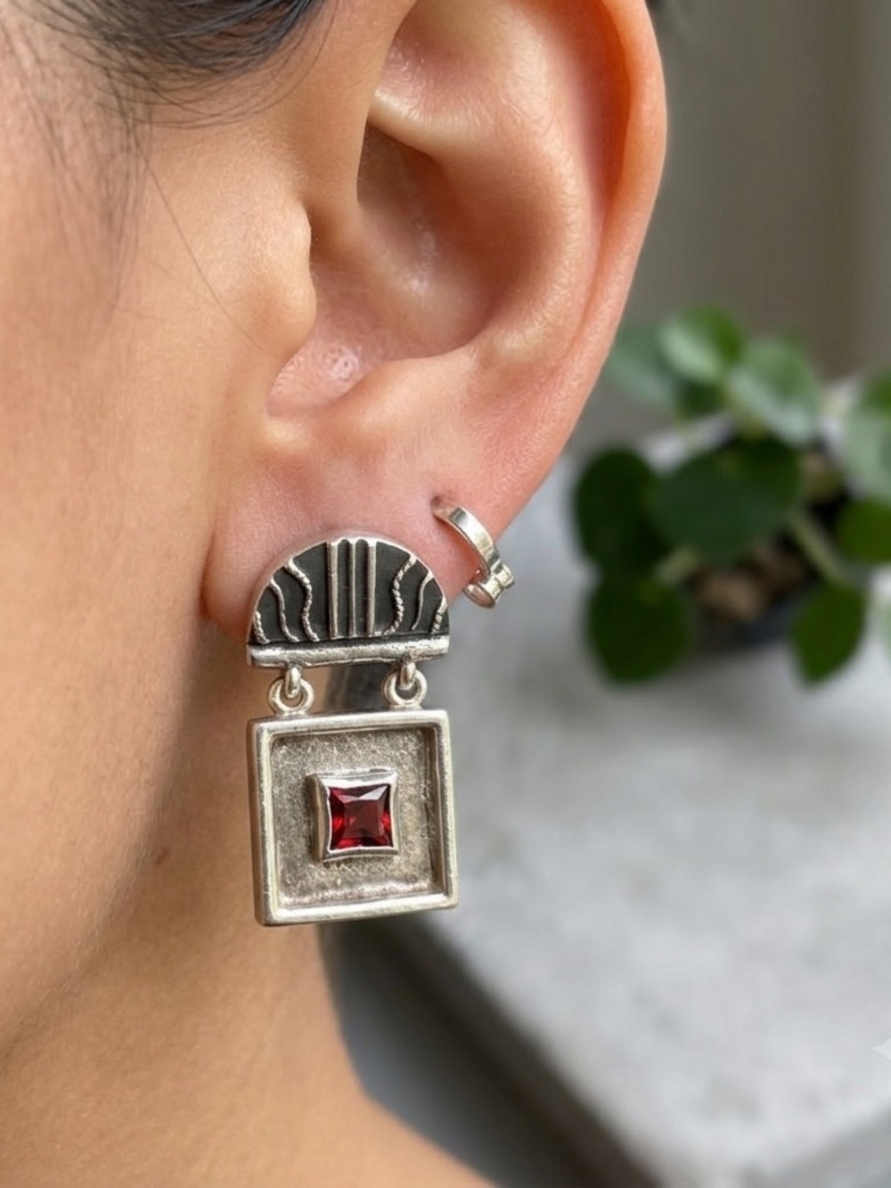 925 Sterling Silver Geometric Garnet Dangle Earrings 9 grams - Picture 3 of 8